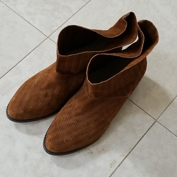 New Joe's suede booties us 10 Eur 40 org. $150 - Picture 8 of 9